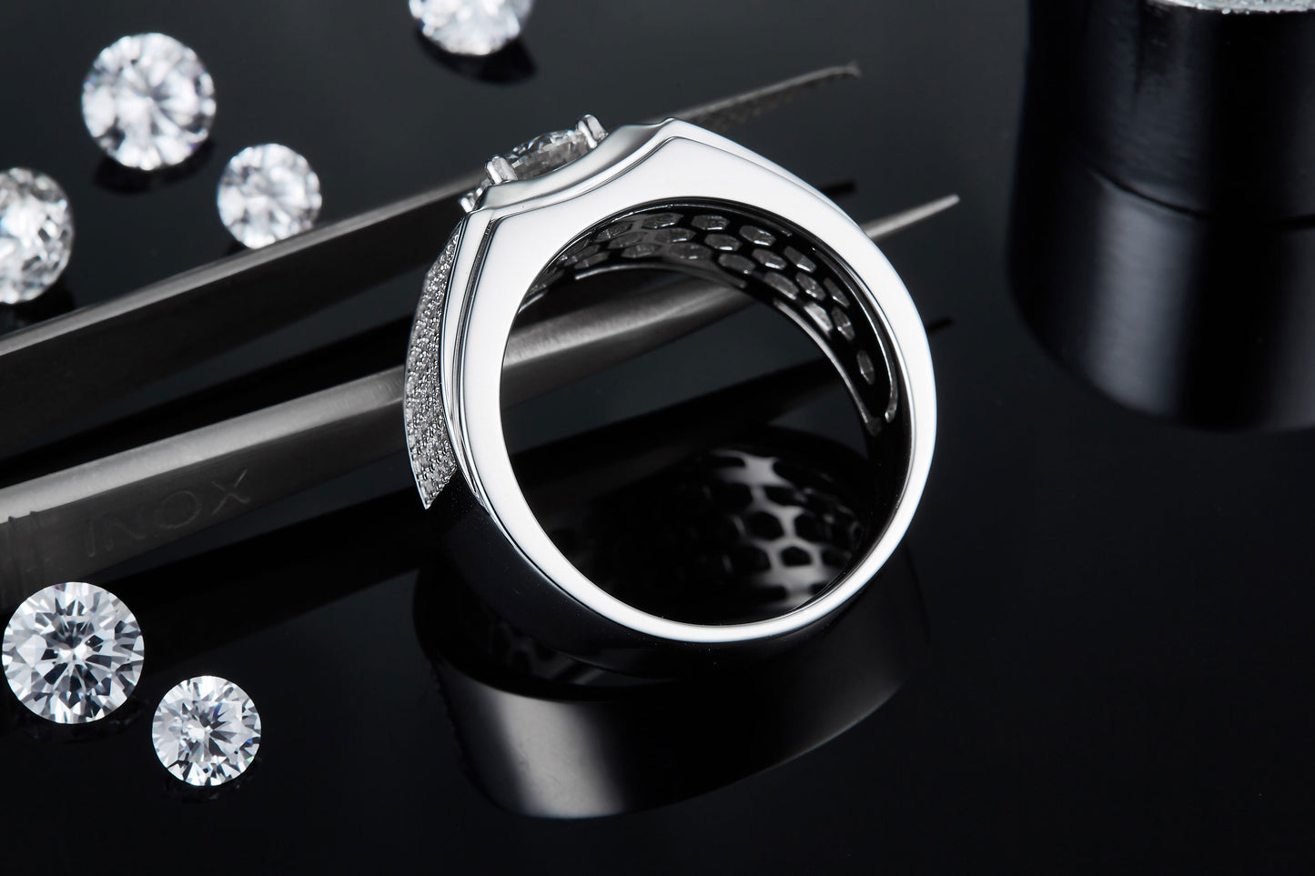 Men’s 1-Carat Moissanite Ring Set in S925 Sterling Silver with a Platinum Finish