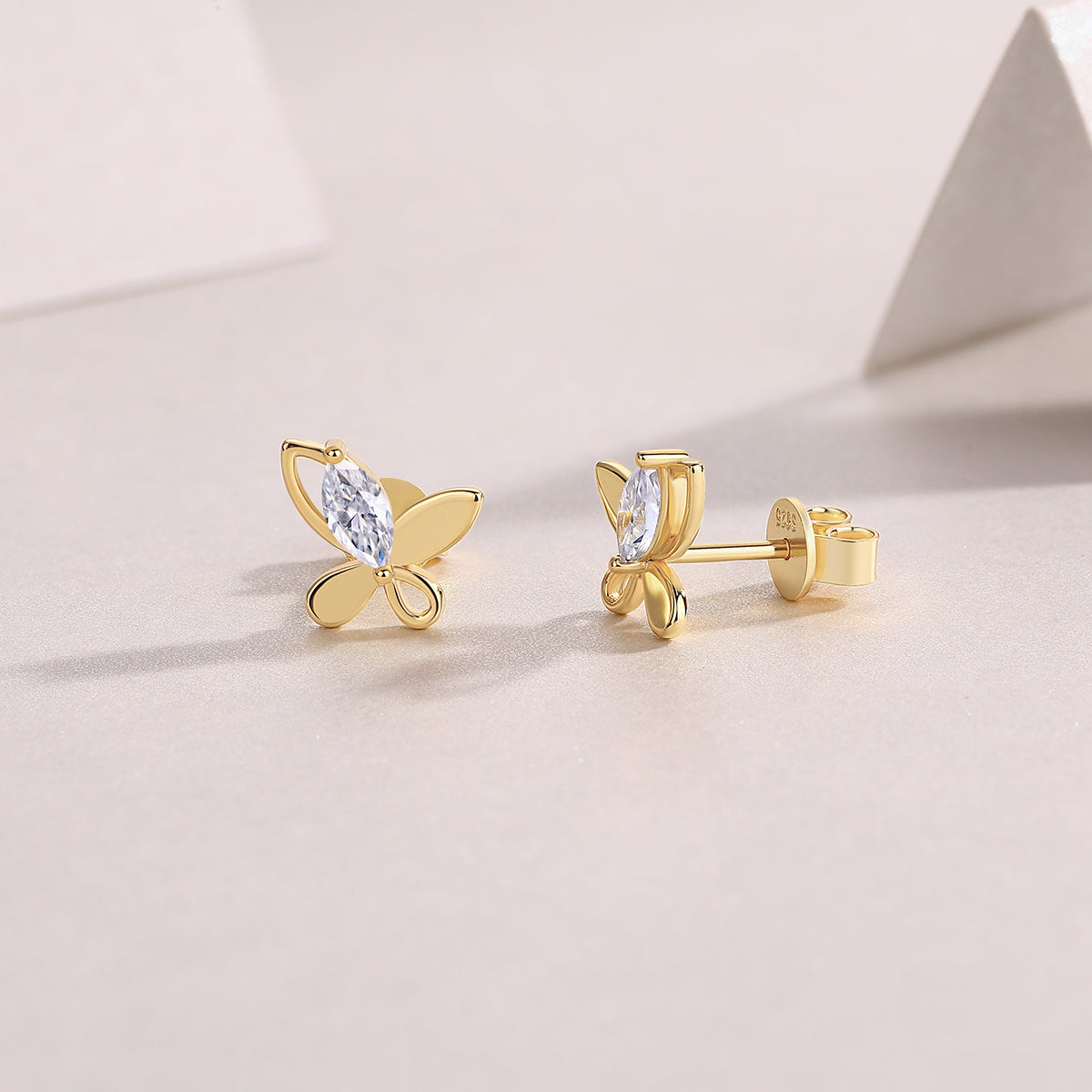 Chasing Dreams Four-Leaf Clover Moissanite Stud Earrings – Gold-Plated S925 Silver