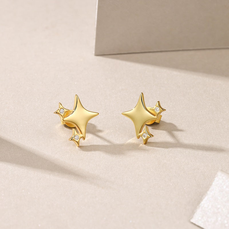 Chasing Dreams Four-Leaf Clover Moissanite Stud Earrings – Gold-Plated S925 Silver