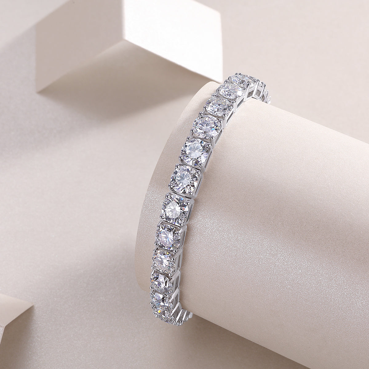 Large Gravitational Pull — Refined S925 Silver Bracelet with Premium Moissanite