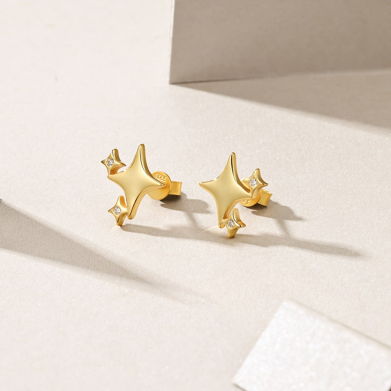 Chasing Dreams Four-Leaf Clover Moissanite Stud Earrings – Gold-Plated S925 Silver