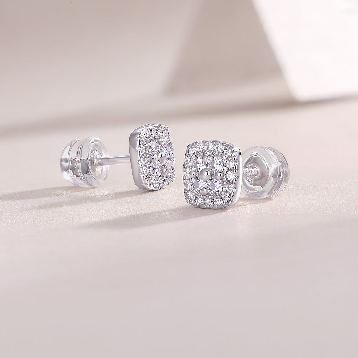 Fog Sea Moissanite Stud Earrings – Platinum-Plated S925 Silver